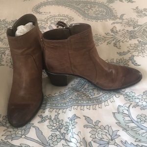 Anne Klein brown leather booties Sz 8